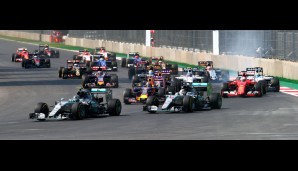 Beim Start taktierte Rosberg seinen Stallrivalen aus, während Vettel zurückfiel und sich dann bei Ricciardo den Reifen aufschlitzte