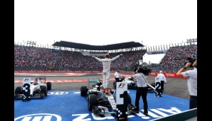 Der beste Parc fermé aller Zeiten? Definitiv! 55.000 Mexikaner feierten den verdienten Sieger: Nico Rosberg