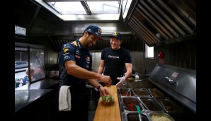 Das Rahmenprogramm störte das nicht. Daniel Ricciardo begab sich auf Abwege in die mobile Küche