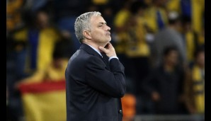 Das Wasser steht im bis zum Hals, aber Jose Mourinho ist auf dem besten Weg, den Kopf aus der Schlinge zu ziehen