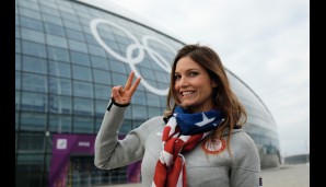 Peace! Skirennläufern Julia Mancuso in friedlicher Olympia-Stimmung