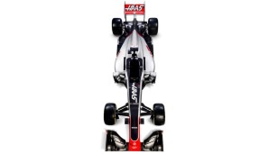 Die Farbgebung des VF16 wirkt ungewohnt - ein Mischmasch aus Ferrari-Haas-Rot und McLaren-Silberpfeil
