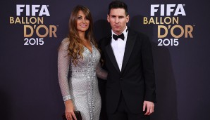 Glorreicher Abschluss: ein Weltfußballer und seine schönste Trophäe - Lionell Messi mit Model Antonella Roccuzzo