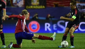 Wiedersehen nach acht Jahren: Fernando Torres und Philipp Lahm, diesmal in Vereinstrikots