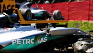 Auch die Seite vom Silberpfeil des Weltmeisters ist durch den Crash mit Rosberg stark in Mitleidenschaft gezogen worden