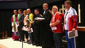 FC BAYERN MÜNCHEN - BORUSSIA DORTMUND 4:3 n.E.: Der Pokal-Tag in Berlin beginnt mit einem ökumenischen Gottesdienst