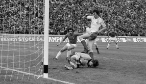 Platz 7: Dino Zoff (unten) war beim letzten Auftritt für Italien bei der EM 1980 38 Jahre und 114 Tage alt