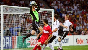 Platz 6: Jens Lehmann beendete seine Nationalmannschaftskarriere mit dem Finale 2008 im stolzen Alter von 38 Jahren und 232 Tagen