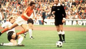 Johan Cruyff: "König Johan" war der geniale Spielmacher von Oranje bei der WM 1974 in Deutschland. Im Endspiel zogen Cruyff und Co. gegen die Gastgeber mit 1:2 den Kürzeren. Cruyff avancierte danach beim FC Barcelona zur Ikone als Spieler und Trainer.