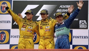 Einmal profitiert Sauber: Als beim Belgien-GP 1998 nach dem Start 13 Autos kollidieren, ist neben den Jordan-Männern Damon Hill und Ralf Schumacher auch Jean Alesi zur Stelle. Saubers vierter Podestplatz in vier Jahren, der letzte bis Brasilien 2001
