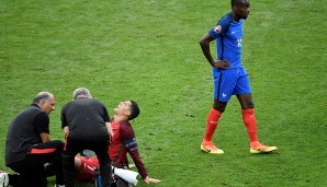 Der Schockmoment in Minute acht: Schockmoment: Payet trifft Ronaldo am linken Knie. Der muss behandelt werden und obwohl es sehr schlecht aussieht, versucht er es noch einmal