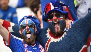 Am Ende durften die kultigen, größtenteils bärtigen Fans tatsächlich den ersten Punktgewinn in der isländischen EM-Geschichte feiern. Ein erstes dickes Ausrufezeichen
