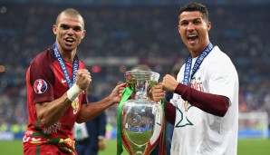 Einer mehr muss natürlich her: Cristiano Ronaldo - Champions-League-Sieger, Europameister, Super-Super-Superstar. Am 25. August gibt's die Entscheidung
