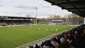 Die Scholz Arena in Aalen dient normalerweise dem VfR als Spielort, bei der EM tritt hier Frankreich gegen Kroatien und die Niederlande an (14.500 Plätze)
