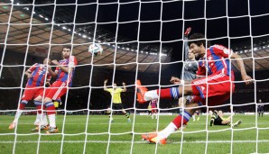DFB-Pokalfinale 2015 zwischen Bayern und dem BVB. Dante klärte einen Hummels-Kopfball hinter der Linie – das Tor wird nicht gegeben. Es wäre die BVB-Führung in der 64. Minute gewesen. Am Ende setzten sich die Bayern 2:0 nach Verlängerung durch.