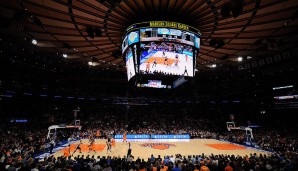 Ihre Heimspiele tragen die Knicks im Mekka des Basketballs, dem legendären Madison Square Garden aus, der Platz für 19.763 Personen bietet. Der MSG wie wir ihn heute kennen, wurde 1968 eröffnet