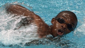 Eric Moussambani (Sydney, 2000): Für die 100m Freistil sollte man schwimmen können. Dachte sich auch der Mann aus Äquatorialguinea acht Monate vor den Spielen in Sydney. Er benötige mehr als das Doppelte der Weltrekordzeit