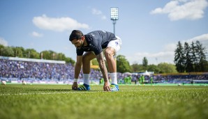 DARMSTADT 98 - Aytac Sulu: Er machte den Durchmarsch von der 3. Liga in die Bundesliga komplett mit und geht bereits in seine dritte Saison als Capitano