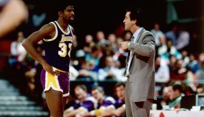 Die Karriere von Magic Johnson startete 1979 bei den Los Angeles Lakers, die den jungen Earvin mit dem ersten Pick zogen. Damals bereits Assistenz-Trainer: Pat Riley!