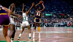 Mitte der 80er dominierten die Lakers den Westen. Es entstand eine erbitterte Rivaliät mit dem Pendant aus dem Osten, den Boston Celtics. Dort spielte ein guter Freund von Magic...
