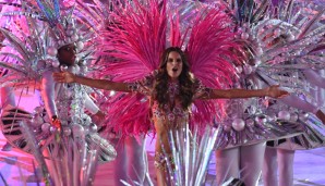 Das brasilianische Supermodel Izabel Goulart zum Beispiel! Sie führte einen gigantischen Samba-Umzug an ...