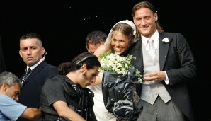 Privat läuft es auch perfetto: Im Juni 2005 heiratet er die italienische Schauspielerin Ilary Blasi