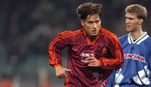 Lang ist's her! 1993 betrat ein gewisser Francesco Totti die Fußballbühne bei der AS Roma. Der Beginn eines wahren Treuebekenntnisses - mit einem traurigen Ende.