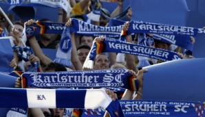 Platz 26: Karlsruher SC (54,43): Erstaunlich: Kein Klub aus der unteren Ranglisten-Hälfte hat im letzten Jahr so einen Sympathiewert-Verlust wie der KSC erlitten (-2,5)