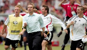 Jürgen Klinsmann (34). Der Schwabe verschrieb sich komplett dem Projekt Sommermärchen 2006. Nach dem dritten Platz im eigenen Land trat er zurück