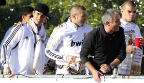 "Er ist der Beste der Welt, eine Tormaschine. Er ist unglaublich. Es ist wie mit Zidane: Es wird nie wieder einen neuen Ronaldo geben", lobhudelt Jose Mourinho