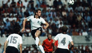Längste Serie ohne Niederlage: Hans-Peter Briegel und Co. schienen unschlagbar! Zwischen dem 21. Juni 1978 und dem 1. Januar 1981 holte Deutschland 18 Siege und 5 Unentschieden, ohne auch nur einmal zu verlieren