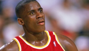 Vernon Maxwell erhielt 1995 bei den Rockets ebenfalls eine Sperre von 10 Spielen. Er griff einen Fan an, der ein beleidigendes Plakat in die Höhe reckte