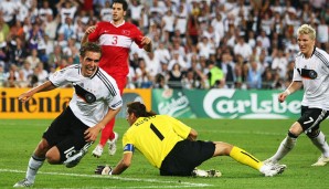 EM 2008. Im Halbfinale erzielt Lahm das wichtigste Tor seiner Karriere: In der 90. Minute schießt er das DFB-Team gegen die Türkei weiter
