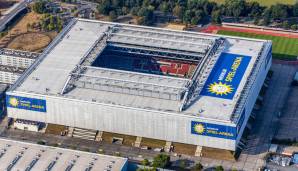 Die Merkur Spiel-Arena in Düsseldorf ist (wie man sieht) eine Multifunktionsarena und bietet 54.600 Zuschauern Platz. Fortuna Düsseldorf trägt hier seine Heimspiele aus.