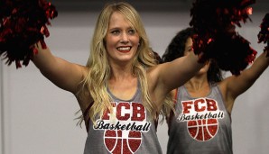 Auch sie dürfen nicht fehlen: Die Cheerleader der Basketball sorgen für Stimmung