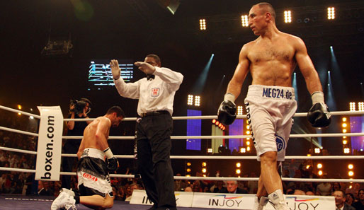 Berlin, Juni 2009: Abraham besiegt Mahir Oral beim IBF -Titel-Kampf. Es war der 30. Sieg im 30. Kampf