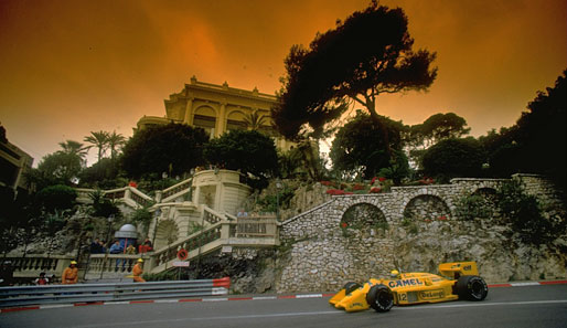 Doch zurück zu Sennas Karriere. 1987 wurde der Lotus gelb. Eins änderte sich jedoch nicht. Sennas Liebe zum Stadtkurs in Monaco.