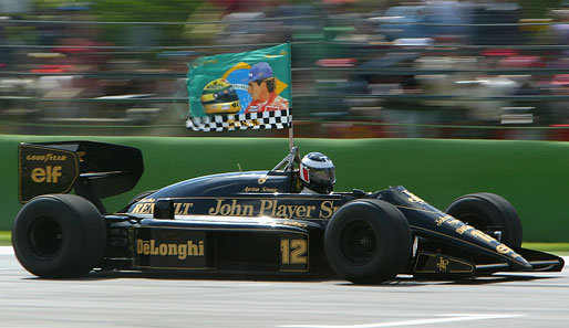 2004 ließ Gerhard Berger anlässlich des zehnten Todestages von Senna die Legende des "John Player Special" durch eine Showrunde in Imola wieder aufleben.