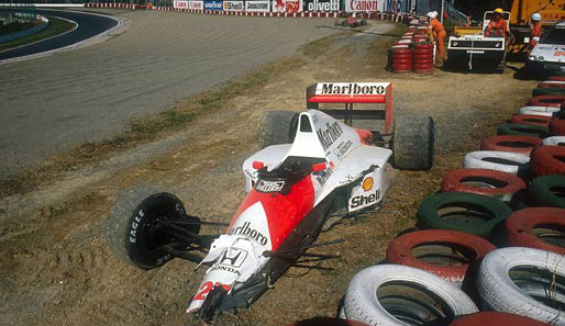 Diesmal kam keiner von beiden ins Ziel und Senna wurde im vorletzten Rennen zum Weltmeister gekürt.