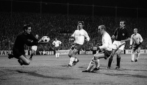 BAYERN MÜNCHEN - AC MILAN (1 Sieg, 3 Unentschieden, 6 Niederlagen): Das erste Europakpokalspiel gegen einen italienischen Gegner hatten die Bayern in der Saison 1967/68 im Cup der Pokalsieger gegen den AC Milan