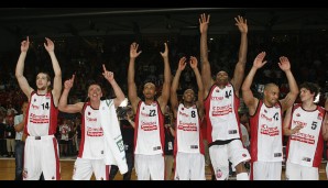 2007: Bambergs nächster Streich. Diesmal als Brose Baskets, mit Dirk Bauermann und Playoff-MVP Casey Jacobsen