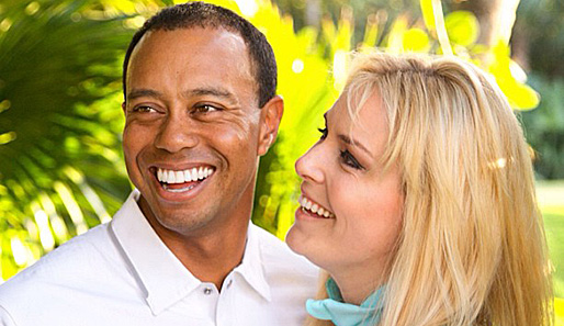 Ski-Star Lindsey Vonn und Golfer Tiger Woods haben überraschend ihre Beziehung offiziell gemacht. Um den Paparazzi zu entgehen, veröffentlichte das schwerreiche Duo gleich eine Menge Fotos dazu. Zuvor waren sie jahrelang nur "Freunde"...