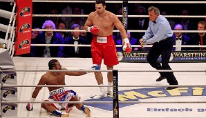 JULI: Der Boxkampf des Jahres. Wladimir Klitschko wird von David Haye verbal herausgefordert, hat den Briten boxerisch aber sicher im Griff und gewinnt