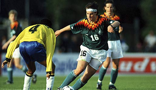 Bereits als 16-Jährige feierte die gebürtige Frankfurterin im Jahr 1994 ihr Debüt im DFB Team. 17 Minuten brauchte sie, um ihr erstes Länderspieltor zu erzielen