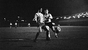 Die erste Begegnung mit einem spanischen Team: 1966 bezwingt der BVB Atletico Madrid mit 1:1 und 1:0 im Viertelfinale des Europacups der Pokalsieger