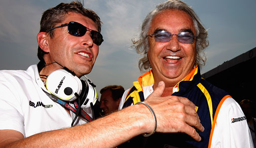 Bei seinem letzten Grand Prix für Renault scheinen Briatore die Entwicklungen nicht annähernd zu beunruhigen. Dabei ziehen über ihm bereits dunkle Wolken auf