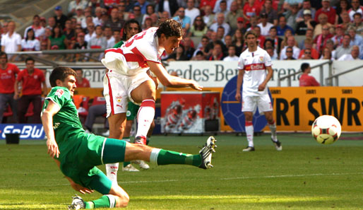 Die beste Leistung in einem einzelnen Spiel zeigt jedoch Stuttgarts Mario Gomez: Beim 4:1-Sieg seines VfB gegen Wolfsburg erzielt er alle Tore für die Schwaben