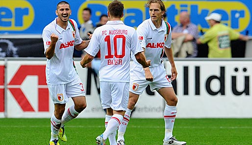 Kaiserslautern - Augsburg 1:1: FCA-Stürmer Mölders (l.) bewies erneut seine Treffsicherheit und erzielte das 1:0. Dritter Saisontreffer!