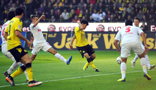Borussia Dortmund - 1. FC Köln 5:0: Blitzstart für den BVB! Shinji Kagawa (M.) brachte den deutschen Meister nach feiner Vorarbeit von Kevin Großkreutz früh in Führung