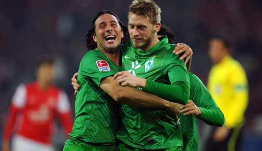 Angetrieben von den starken Bremern Pizarro und Hunt (r.) drehte Werder die Partie